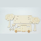 Holz-Wohnmobil-Geldgeschenk mit Bäumen und Grill, Seitenansicht
