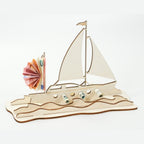 Holz-Segelboot-Geldgeschenk mit Geldschein-Fächer und drei Geldrollen an Bord